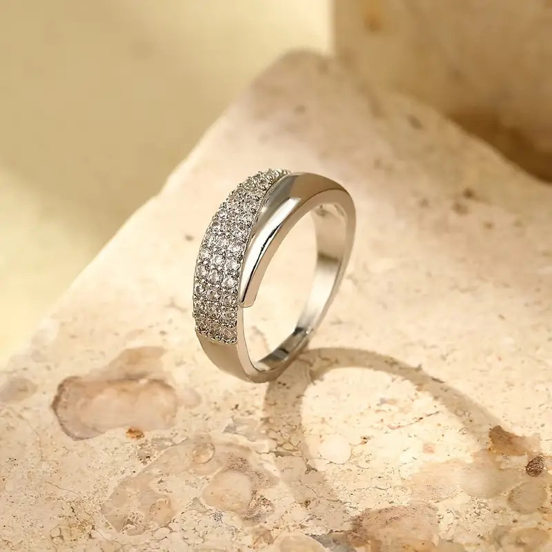 Émilie™ | Loistavan eleganssin naisten sormus