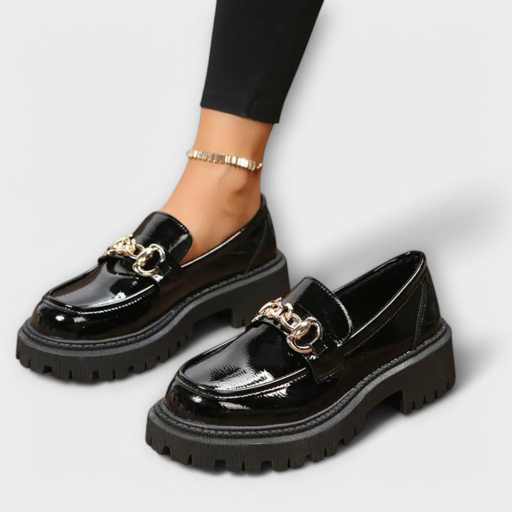 Chic Plateau Loaferit naisille solki yksityiskohdalla